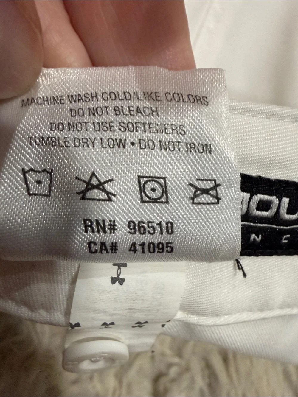 Under Armour Performance Women’s White Golf Shorts Size 14